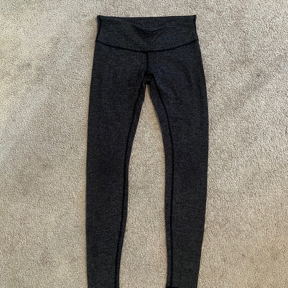 Lulu lemon gray small patterned leggings